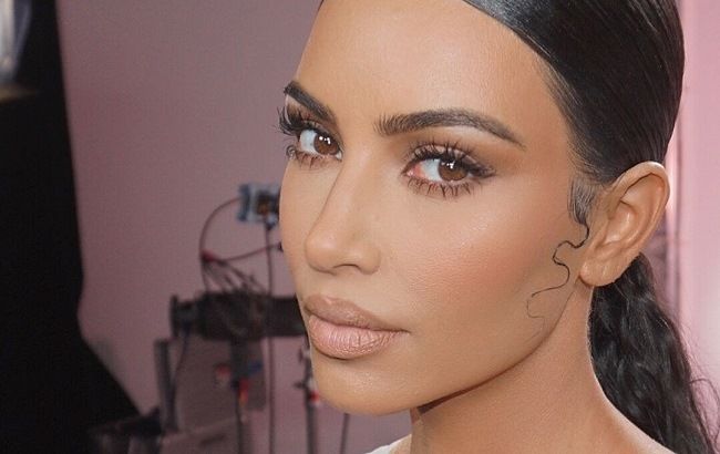 Хищная кошечка: Ким Кардашьян "взорвала" сеть новым провокационным образом