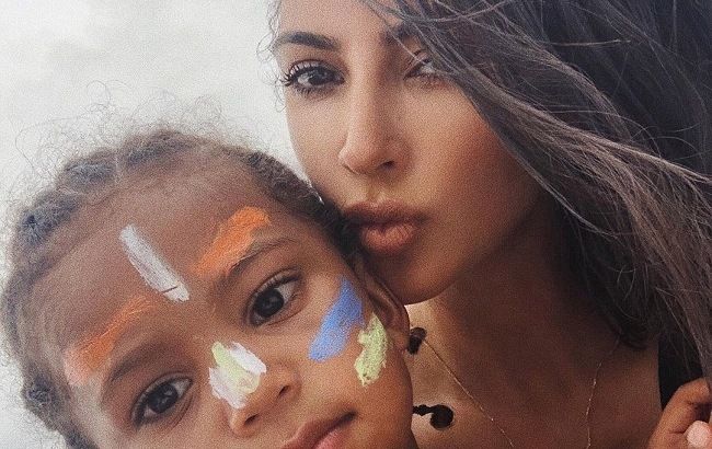 Які милі! Кім Кардашян показала нове зворушливе фото з дітьми