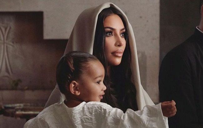 Это так мило! Ким Кардашьян растрогала сеть редкими фото младших детей