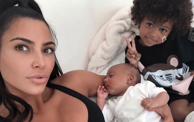 Какой милашка! Ким Кардашьян очаровала сеть новым фото младшего сына