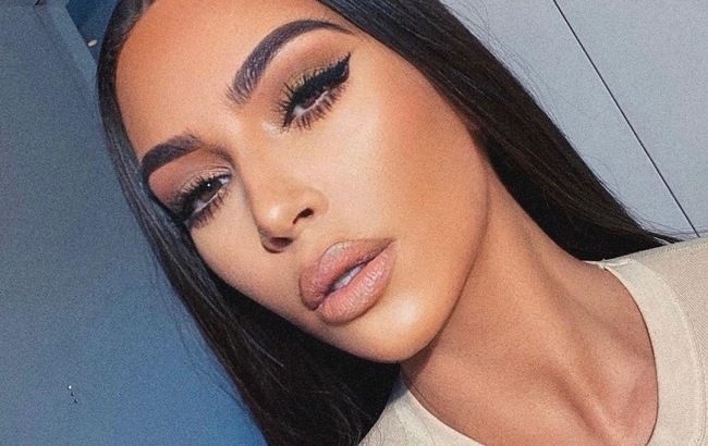 Так идеальна: Ким Кардашьян в образе роскошной блондинки покорила сеть