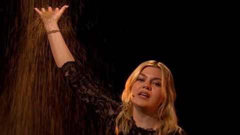 Франция на "Евровидении": как выступила Louane, которую называли "темной лошадкой" финала (видео)