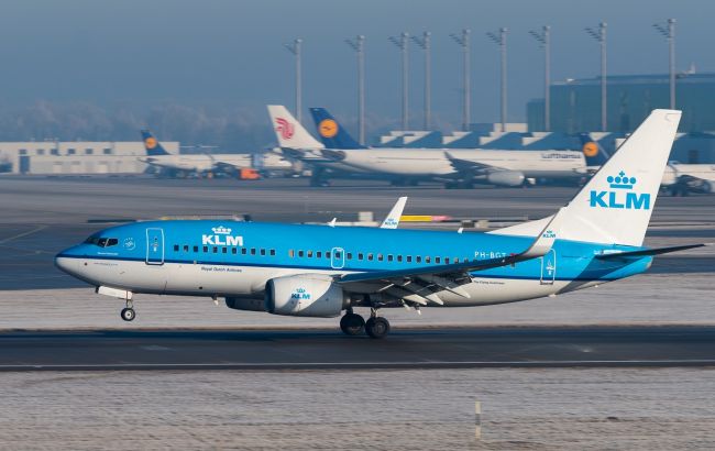 Санкции в действии. KLM и Lufthansa не пускают россиян на свои рейсы с транзитом в Европе