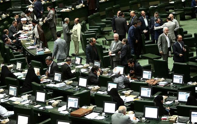 Парламент Ирана одобрил ядерную сделку