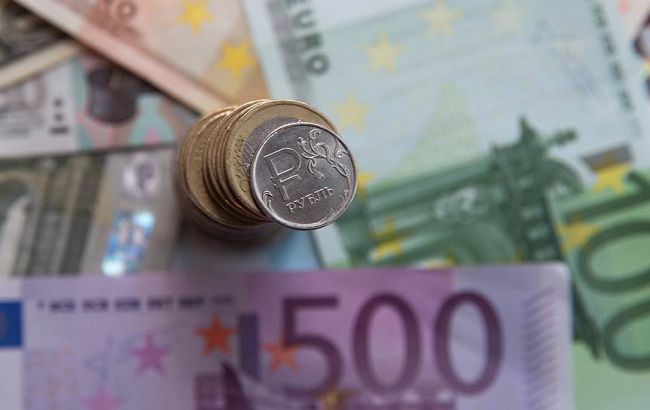 Биржевой курс евро поднялся выше 90 рублей