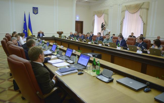 Кабмин решил проводить все свои заседания с участием председателей ОГА, - Яценюк
