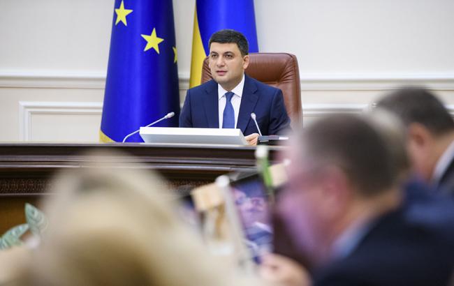 Гройсман проситиме президента звільняти голів районів, де не створили ОТГ