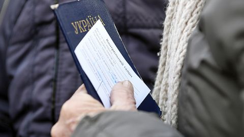 Кабмін заборонив поїздки в Білорусь по внутрішньому паспорту