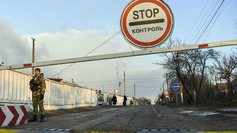 На Донбасі двоє цивільних поранено в "сірій зоні", - ДПСУ