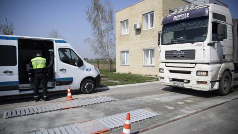 Антирекорд: в Україні "фура" перевозила 202 тонни при нормі - 40 тонн
