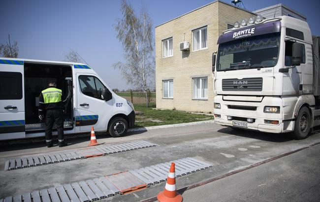 Антирекорд: в Україні "фура" перевозила 202 тонни при нормі - 40 тонн