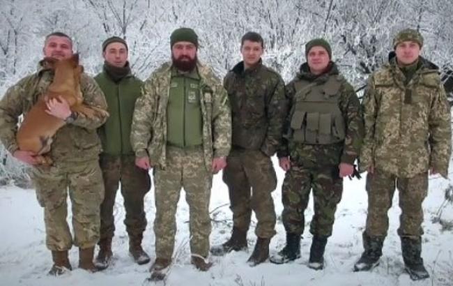 Бойцы с передовой колядкой поздравили украинцев с Рождеством