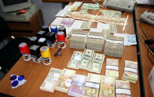 Милиция ликвидировала конвертцентр с годовым оборотом более 1 млрд грн