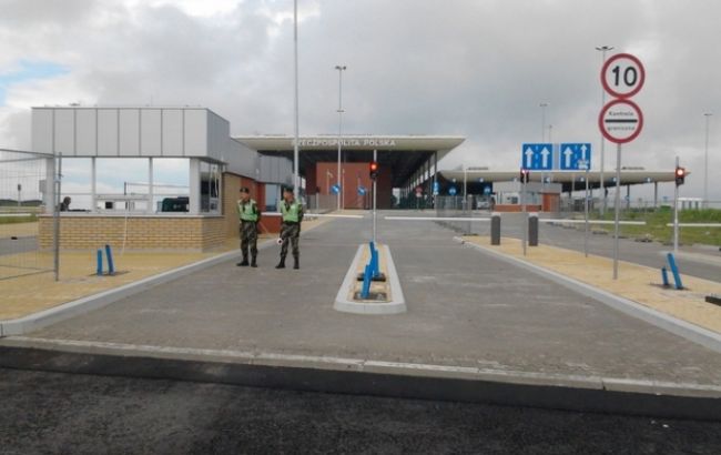 Украина продлила действие пешеходного перехода с Польшей