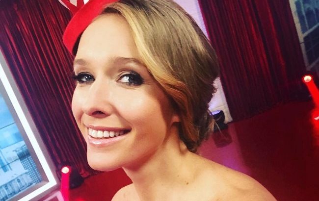 Интригующая Катя Осадчая блеснула стройными ножками в коротких шортах (видео)