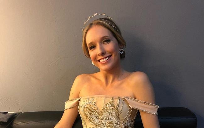 "Идеальная жена": 35-летняя Осадчая показала роскошную фигуру на пляже Маврикия