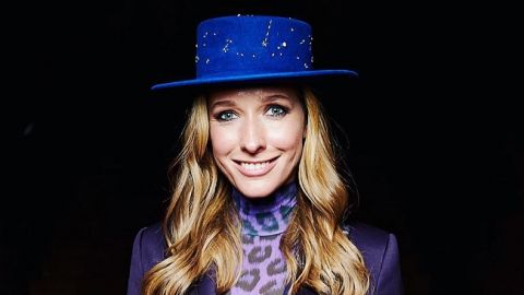 Красная шапочка: Катя Осадчая вскружила голову стильным образом