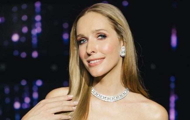 Какая же красотка! Катя Осадчая покорила оригинальным образом в Барселоне