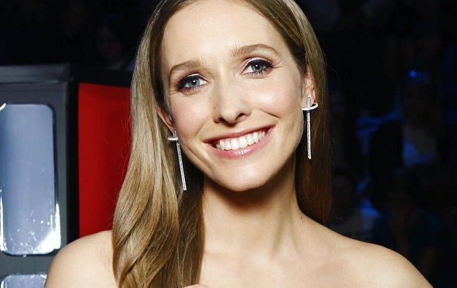 Просто богиня! Катя Осадчая соблазнила стройными ножками в невесомом наряде