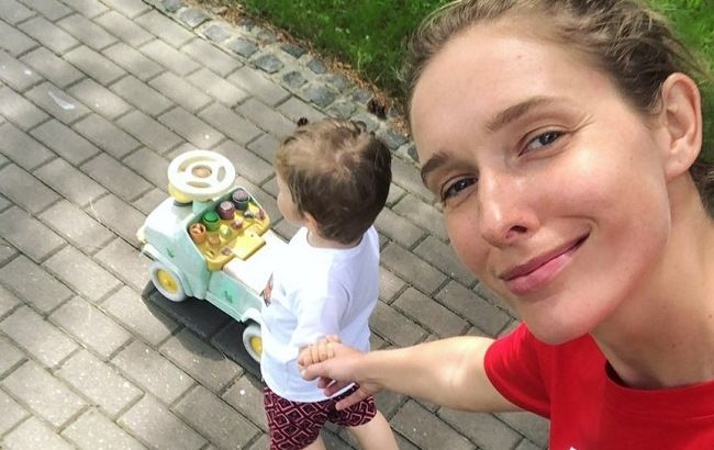 Катя Осадчая умилила фото с подросшим сыночком во время "одесских каникул"