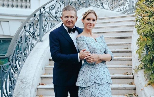 У кого глаза хитрее? Юрий Горбунов покорил нежностью с женой