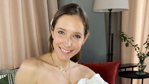 Катя Осадчая отправилась на "звездный пикник" с беременной Алешей и Тополей в поле с тюльпанами