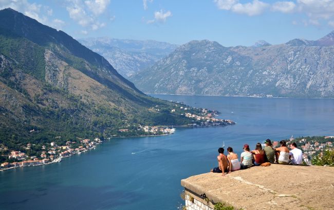 У Чорногорії посилили карантин: нічні клуби закрили до серпня