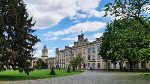 В Україні зафіксували кілька значних спалахів коронавірусу