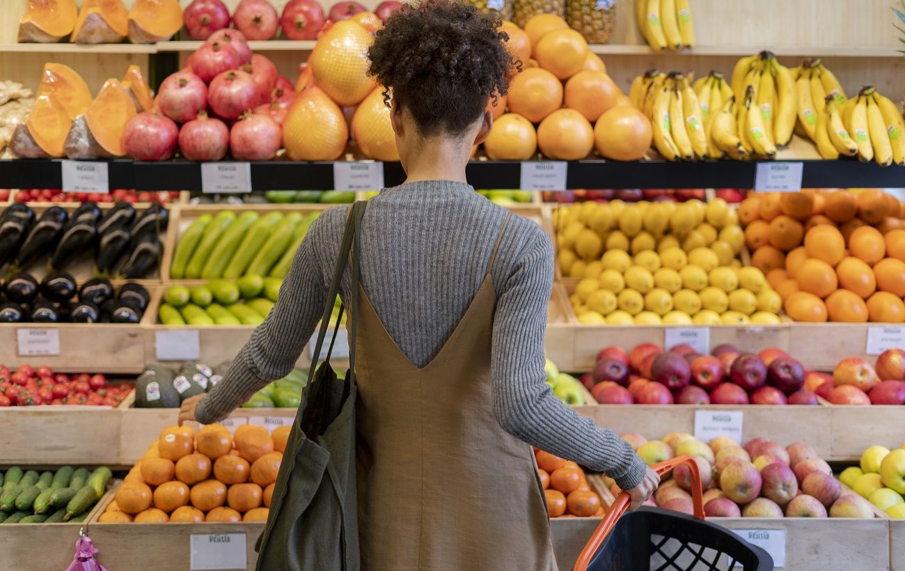 Які фрукти найчастіше обробляють пестицидами: на що звертати увагу