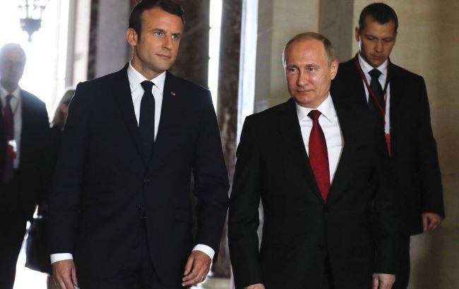 Макрон хоче позбавити Путіна найвищої нагороди Франції