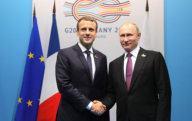 Макрон и Путин обсудили встречу в нормандском формате