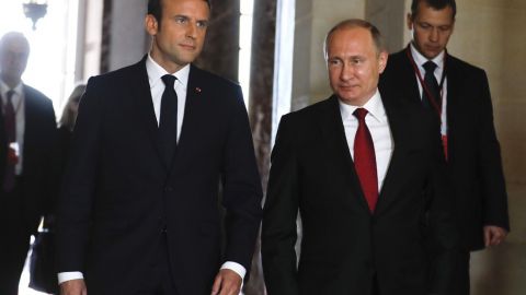 В ближайшие часы. Путин и Макрон договорились о заседании ТКГ по Донбассу