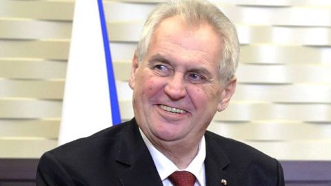 Президент Чехії планує обговорити з Зеленським питання русинів