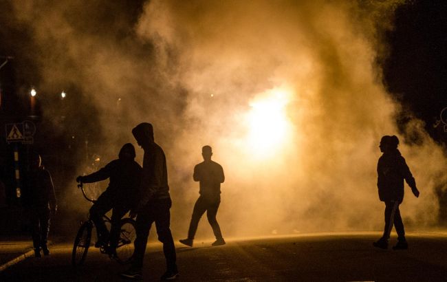 У Швеції група невідомих другий день поспіль влаштовує погроми