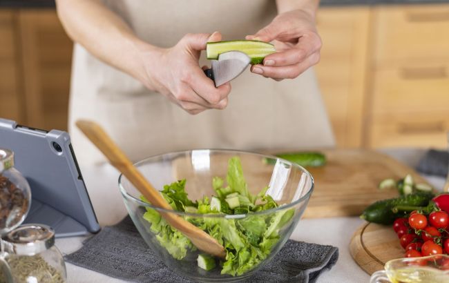 Ось чим треба заправляти салат, щоб худнути: це не оливкова олія!