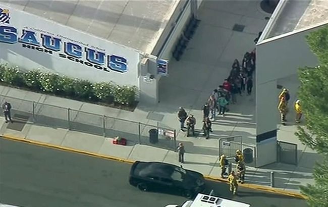 В Калифорнии задержали мужчину, устроившего стрельбу в школе