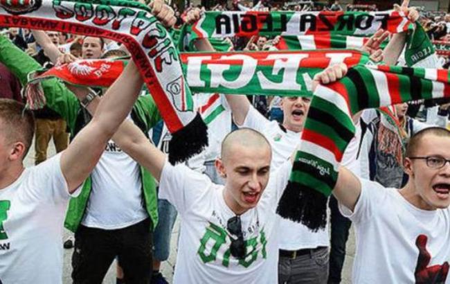 У Львові за негативні висловлювання про місто побили польських фанатів