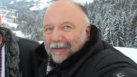 "Залило окропом": у квартирі українського письменника впала стеля