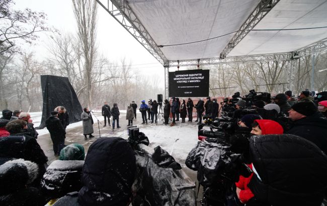 Кличко вместе с мемориалом Холокоста "Бабий Яр" открыли инсталляцию к годовщине Куреневской трагедии