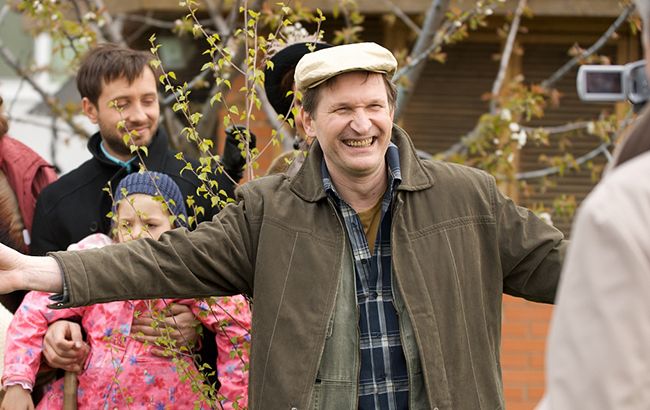 Начхати на Україну: зірка "Сватів" знову поїхав у Крим