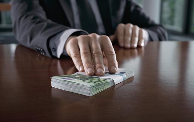 Во Львове чиновника, "погоревшего" на взятке в 1,5 миллиона, оштрафовали на 25 тыс. грн