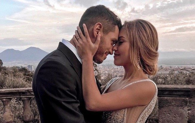 "Твои прикосновения": победительница Холостяк 9 растрогала пронзительной нежностью с любимым