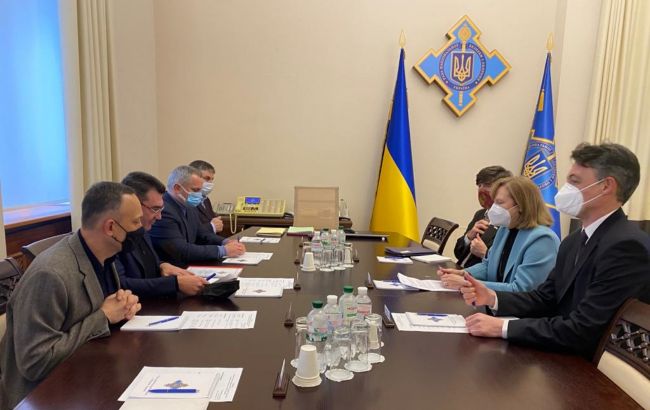 Данилов встретился с поверенным в делах США в Украине: что обсудили