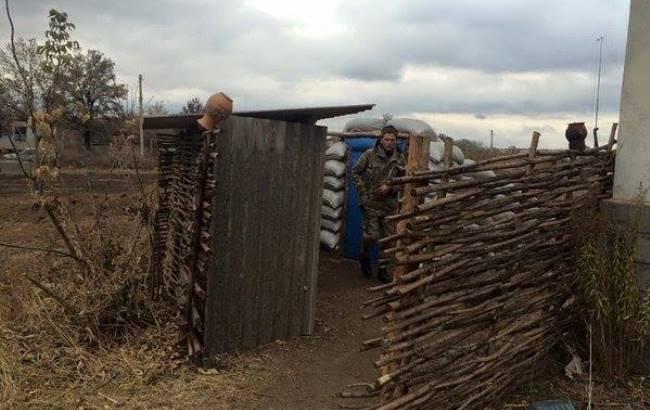 "І клаптик землі": бойцы ВСУ обустроили на линии фронта комфортабельный блиндаж
