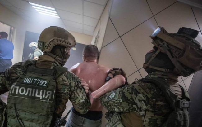 З'явилися фото та відео спецоперації по затриманню "голосіївського стрілка"
