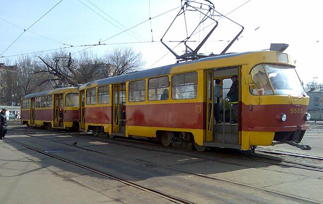 "Немного не дошел": в оккупированном Донецке загорелся трамвай (видео)