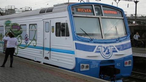 Нападение вандалов на киевскую электричку: появились подробности