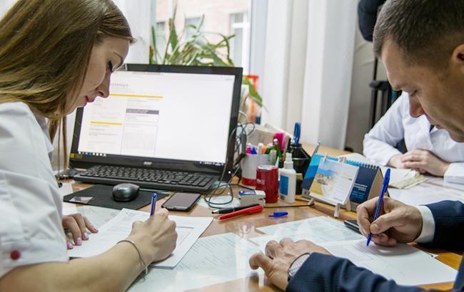 В Украине около 4,5 млн человек подписали декларации с врачами