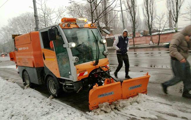 Непогода в Україні: Гройсман доручив службам працювати цілодобово