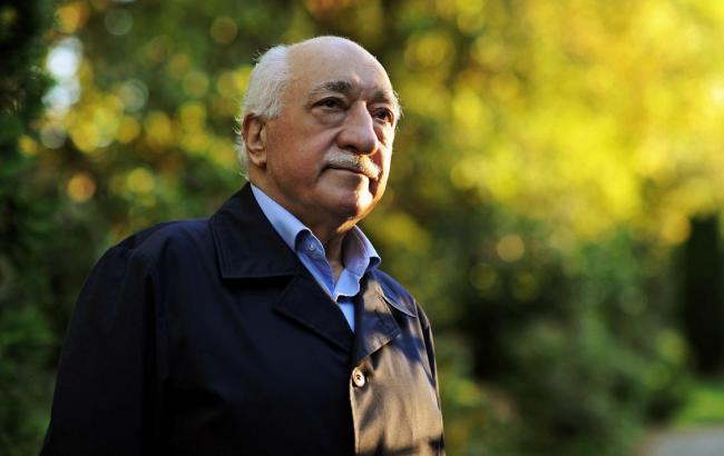 Туреччина може позбавити громадянства обвинуваченого в спробі перевороту проповідника Гюлена